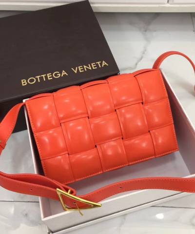 Сумка Bottega Veneta Padded Cassette Bag Orange